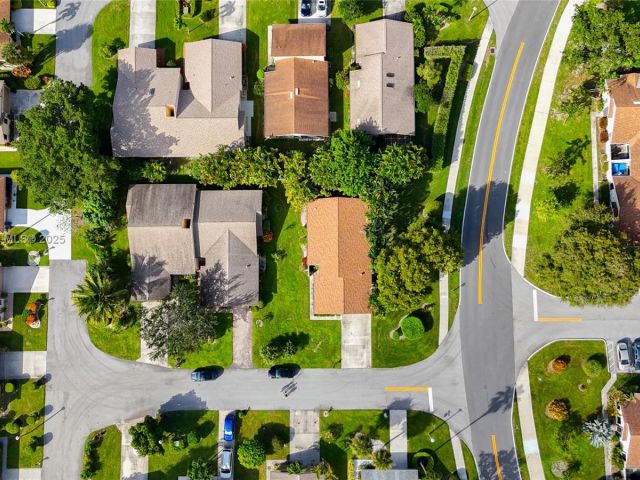 Продажа дома по адресу 3115 NW 12th St - фото 6679686