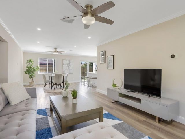 Дом в аренду по адресу 510 Kingbird Circle - фото 6680933