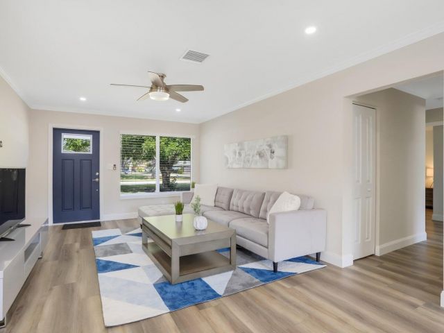 Дом в аренду по адресу 510 Kingbird Circle - фото 6680934