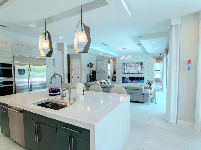 Дом в аренду по адресу 8305 Fishhawk Falls Court - фото 6688696