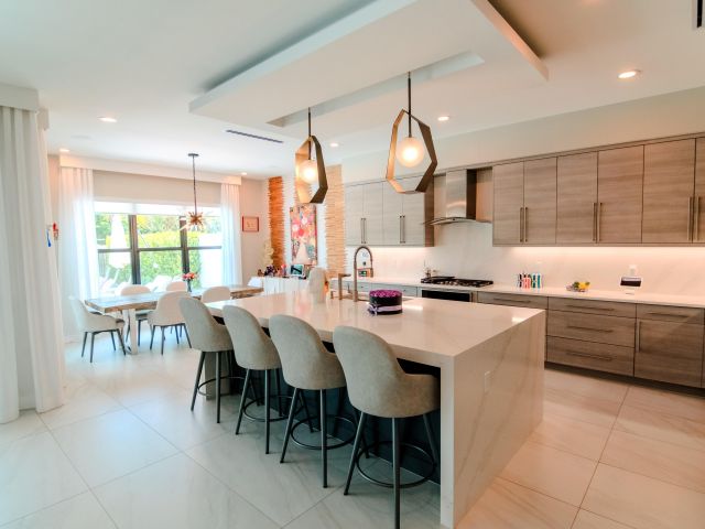 Дом в аренду по адресу 8305 Fishhawk Falls Court - фото 6688701