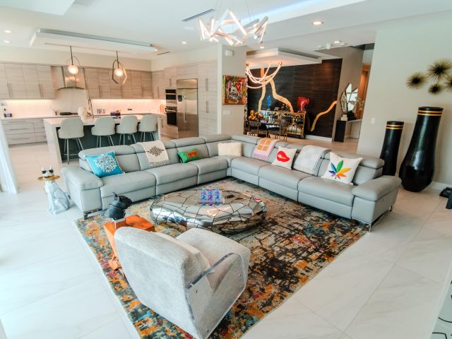 Дом в аренду по адресу 8305 Fishhawk Falls Court - фото 6688704