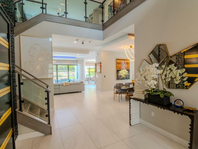 Дом в аренду по адресу 8305 Fishhawk Falls Court - фото 6688706