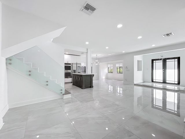 Продажа дома по адресу 66 NW 73rd Place - фото 6680950