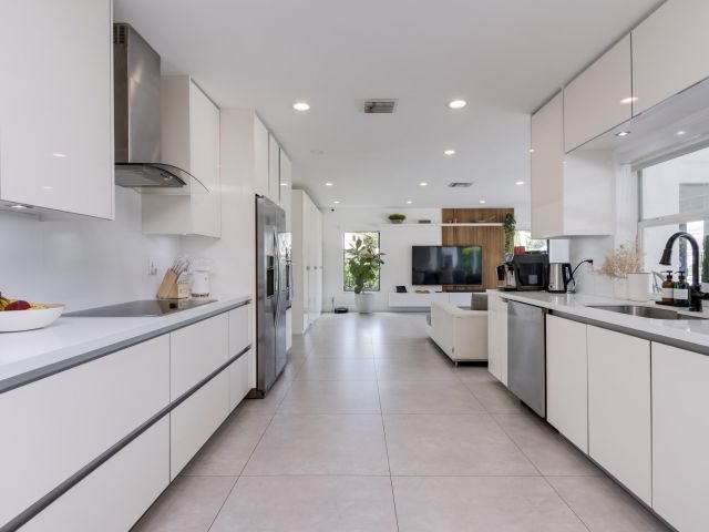 Продажа дома по адресу 1049 W Palmetto Park Road S - фото 6707250