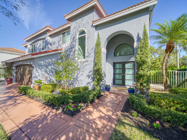 Продажа дома по адресу 20323 Monteverdi Circle - фото 6688626