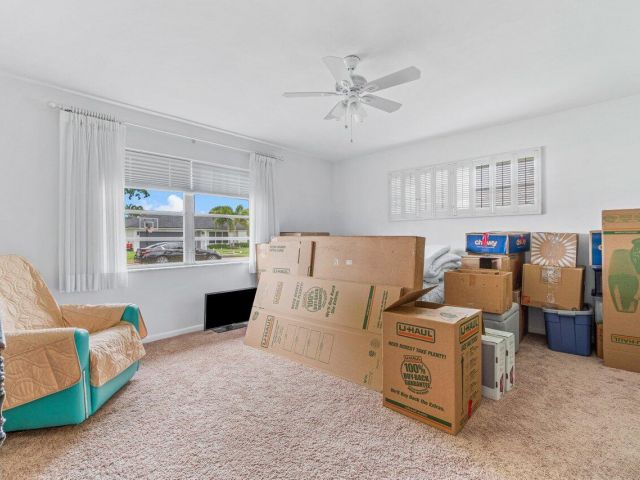 Дом в аренду по адресу 1350 SW 13th Place - фото 6688631