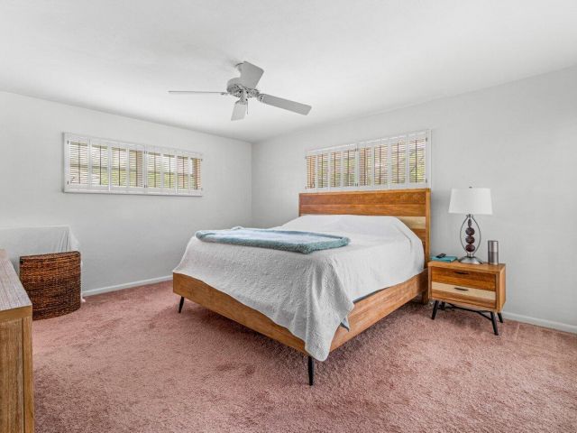 Дом в аренду по адресу 1350 SW 13th Place - фото 6688636