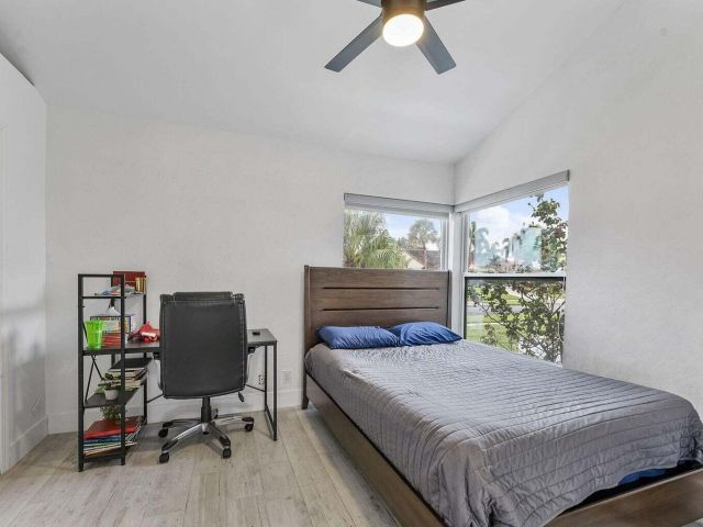 Продажа дома по адресу 6031 NW 4th Avenue - фото 6698605