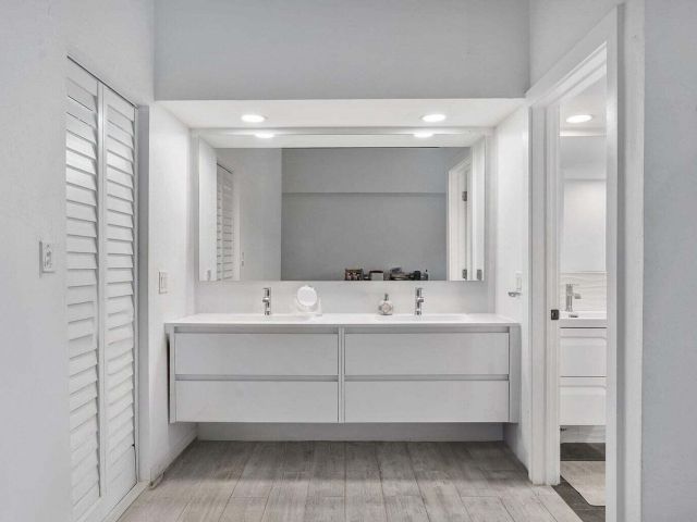 Продажа дома по адресу 6031 NW 4th Avenue - фото 6698607