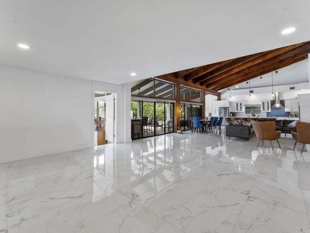 Продажа дома по адресу 6031 NW 4th Avenue - фото 6698610