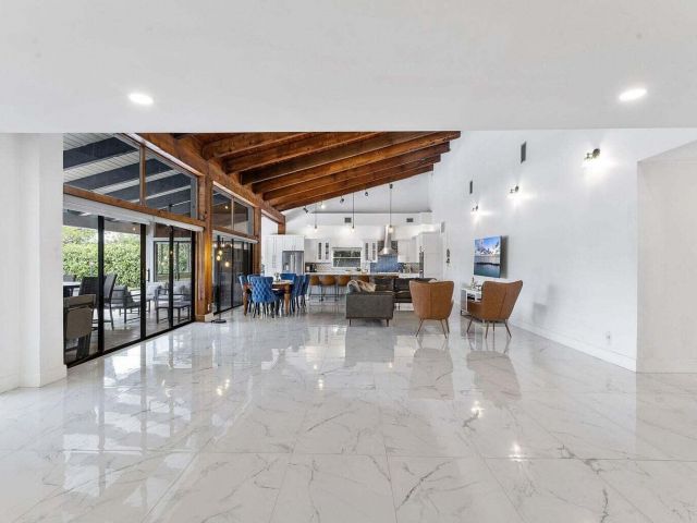 Продажа дома по адресу 6031 NW 4th Avenue - фото 6698611