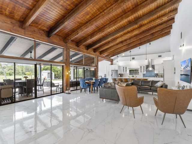 Продажа дома по адресу 6031 NW 4th Avenue - фото 6698612