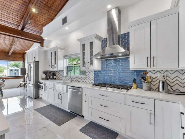 Продажа дома по адресу 6031 NW 4th Avenue - фото 6698618