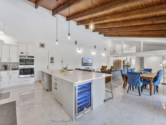 Продажа дома по адресу 6031 NW 4th Avenue - фото 6698620