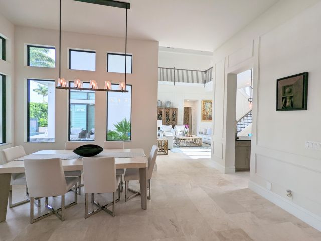 Дом в аренду по адресу 7095 NW 27th Avenue - фото 6691450