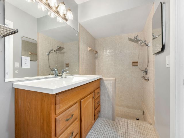 Дом в аренду по адресу 1571 SW 13th Drive - фото 6688437