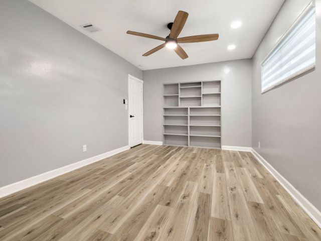 Дом в аренду по адресу 1571 SW 13th Drive - фото 6688438