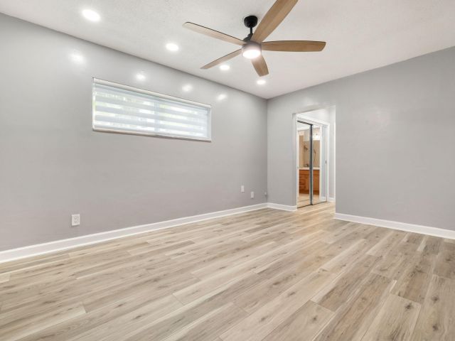 Дом в аренду по адресу 1571 SW 13th Drive - фото 6688439