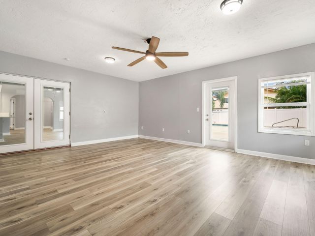 Дом в аренду по адресу 1571 SW 13th Drive - фото 6688440