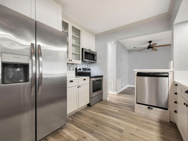 Дом в аренду по адресу 1571 SW 13th Drive - фото 6688443