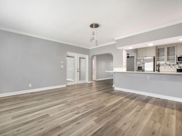 Дом в аренду по адресу 1571 SW 13th Drive - фото 6688447