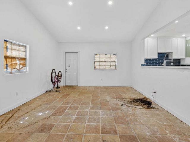 Продажа дома по адресу 5196 Palm Ridge Boulevard - фото 6707764