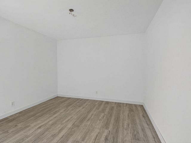 Продажа дома по адресу 5196 Palm Ridge Boulevard - фото 6707771