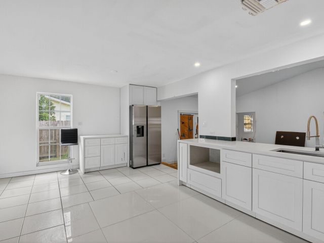 Продажа дома по адресу 5196 Palm Ridge Boulevard - фото 6707777