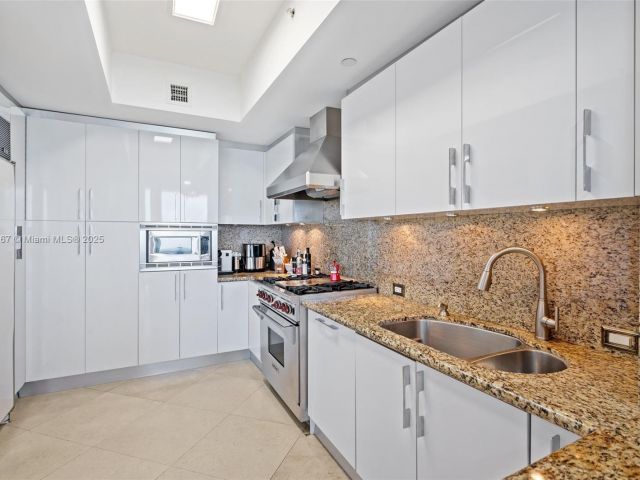 Квартира в аренду номер702 - фото 6685803