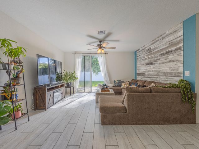 Дом в аренду по адресу 2460 Timber Forest Drive - фото 6685145