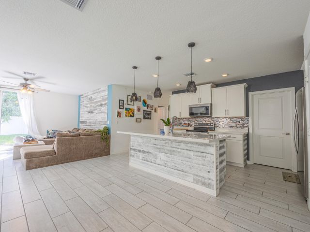 Дом в аренду по адресу 2460 Timber Forest Drive - фото 6685149