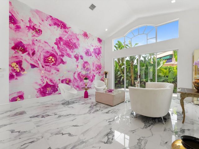 Продажа дома по адресу 7614 La Corniche Circle - фото 6703280