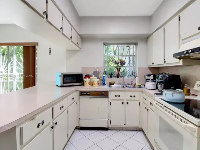 Продажа дома по адресу 2711 Red Rd - фото 6685464