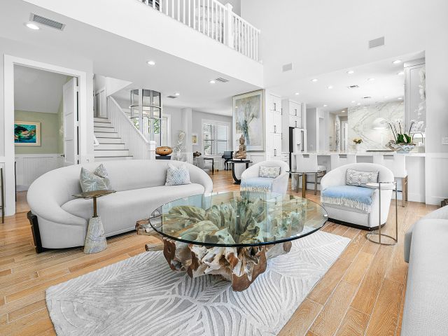 Продажа дома по адресу 540 NE Spanish Trail - фото 6698959