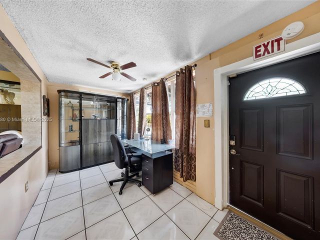 Дом в аренду по адресу 526 S 28th Ave 1 - фото 7518152