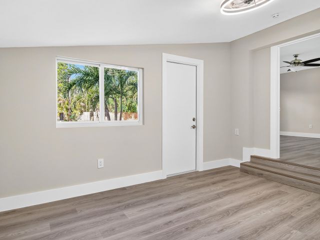 Продажа дома по адресу 4358 Palm Ave Avenue - фото 6716067