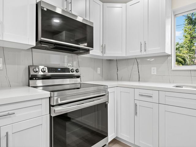 Продажа дома по адресу 4358 Palm Ave Avenue - фото 6716072