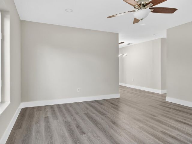 Продажа дома по адресу 4358 Palm Ave Avenue - фото 6716075