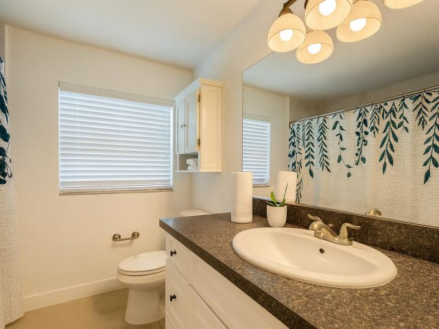 Продажа дома по адресу 2530 Myrica Road - фото 6722165