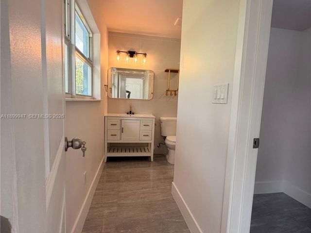 Продажа дома по адресу 809 NW 12th Ave - фото 7504862