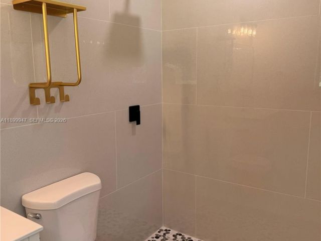 Продажа дома по адресу 809 NW 12th Ave - фото 7504864