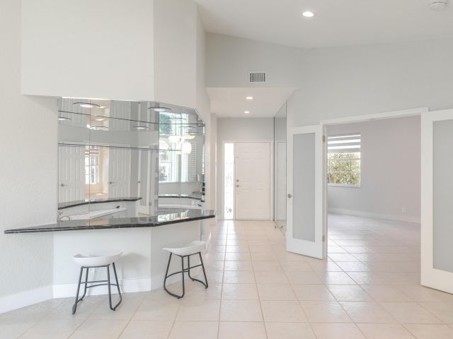 Дом в аренду по адресу 17720 Candlewood Terrace - фото 6694223