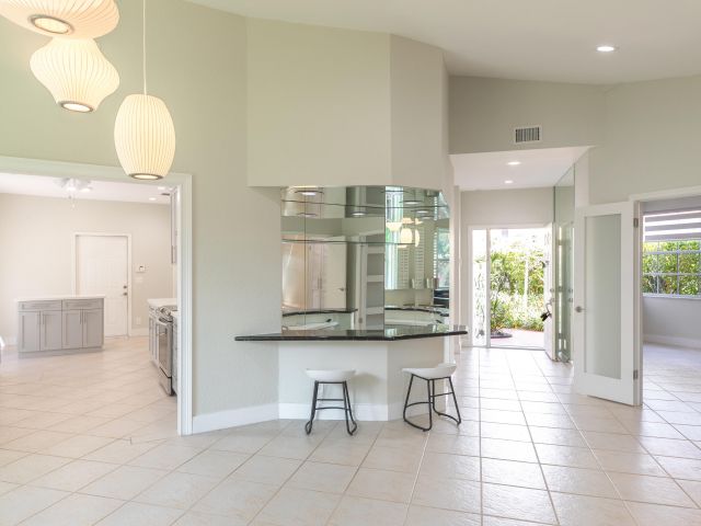 Дом в аренду по адресу 17720 Candlewood Terrace - фото 6694237