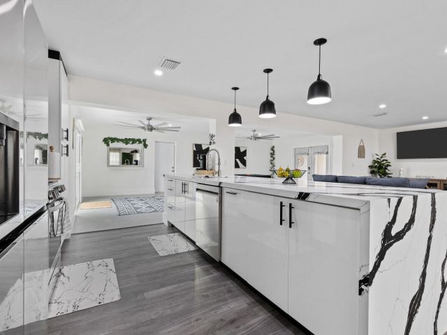 Продажа дома по адресу 1456 Cross Way - фото 6924376