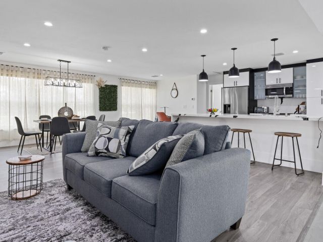 Продажа дома по адресу 1456 Cross Way - фото 6924378