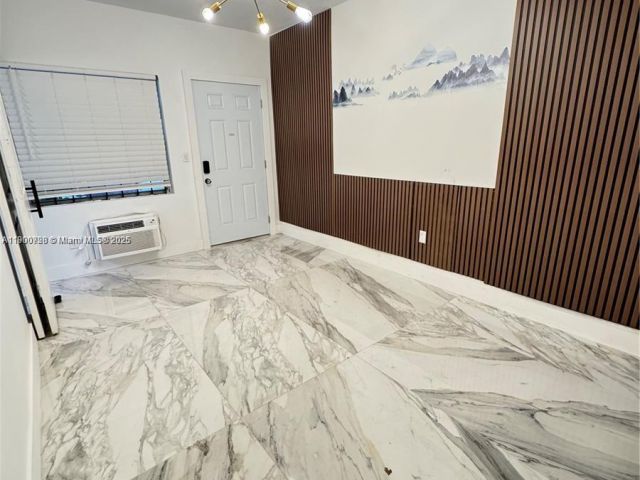 Дом в аренду по адресу 110 NE 68th St B - фото 7504542