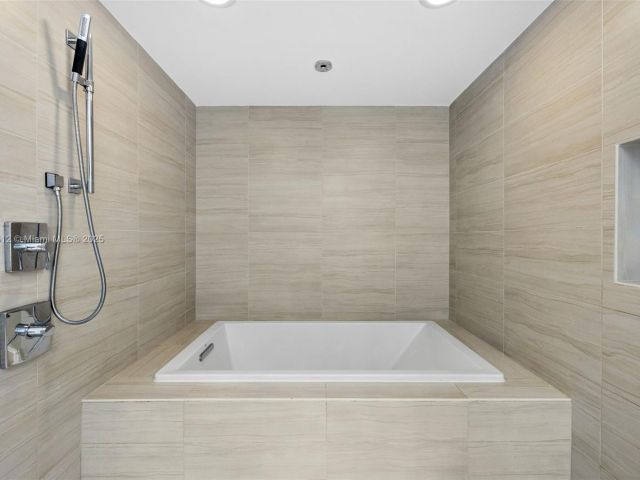 Продажа квартиры #1102 - фото 6703658