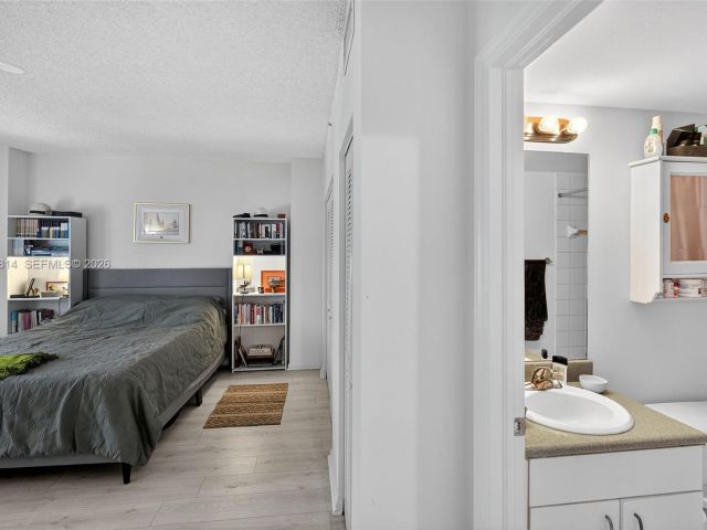 Продажа квартиры #1108 - фото 6711597