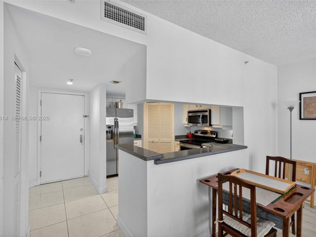 Продажа квартиры #1108 - фото 6711600